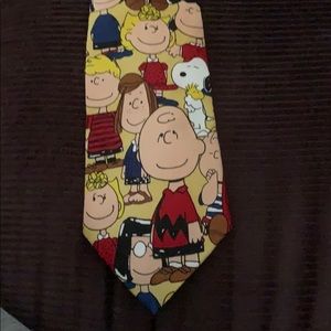 Peanuts tie